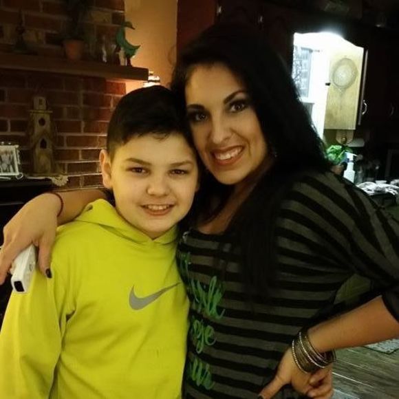 Meet your Posher, Lori - Picture 2 of 4